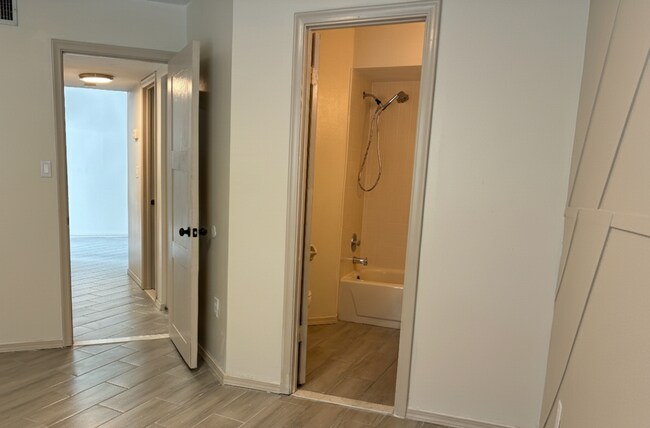 Foto del edificio - 3655 Atrium Dr