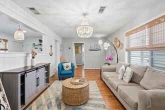 Building Photo - 3101 Kleinmann Ave