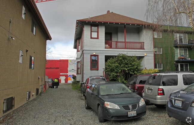 Foto del edificio - 120-126 10th Ave E