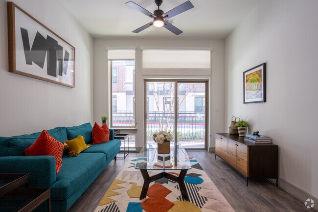 Interior Photo - Bellrock Summer Street