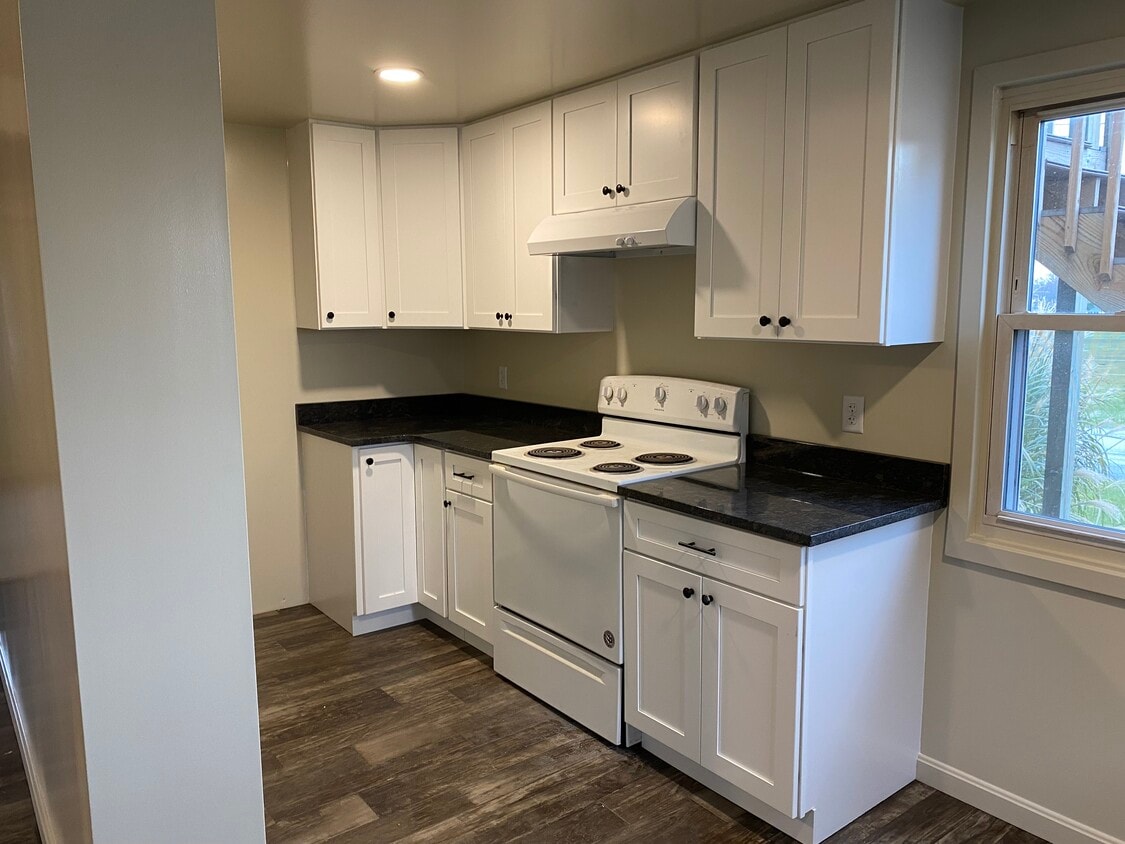 10 Stoltzfus Ln, Leola, PA 17540 Townhome Rentals in Leola PA