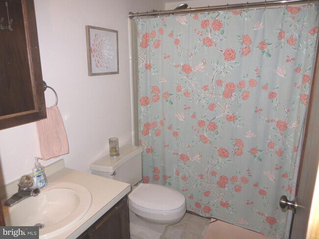 Building Photo - 44761 Woodlake Ct