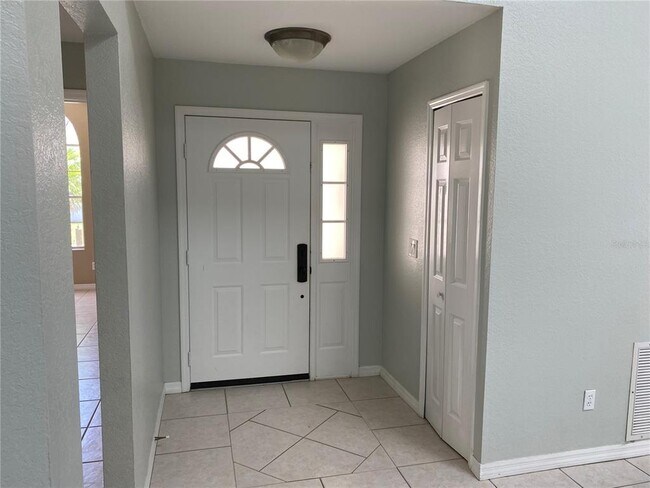 Foto del edificio - 12105 Harkness Ct