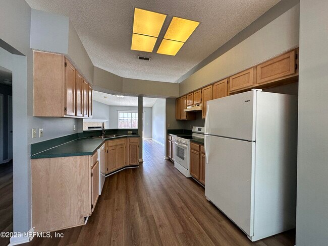 Foto del edificio - 13012 Staffordshire Dr S