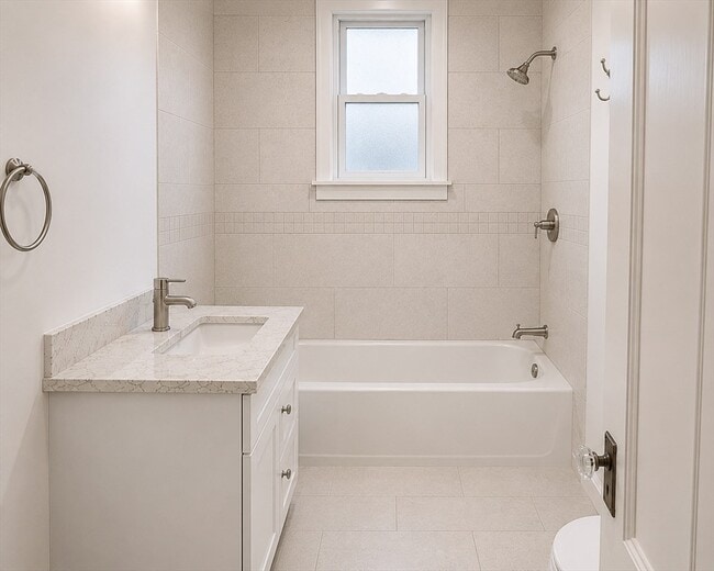 Building Photo - 118 Inman St