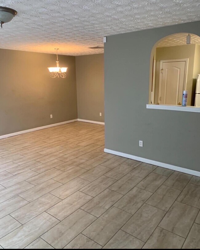 Building Photo - 633 Georgetown Ct