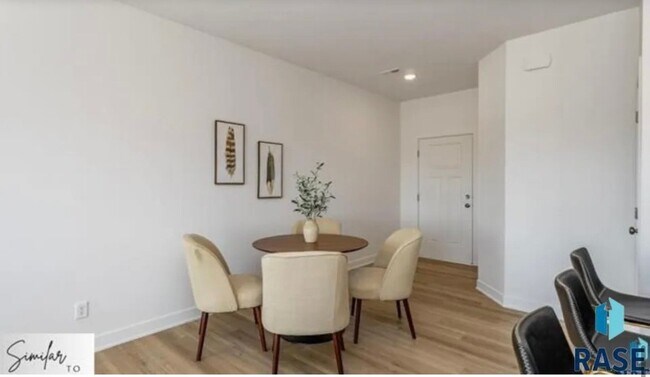Foto del edificio - 1263 N Marion Rd