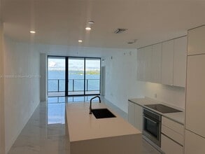 Building Photo - 700 NE 24th St Building Photo - 700 NE 24th St