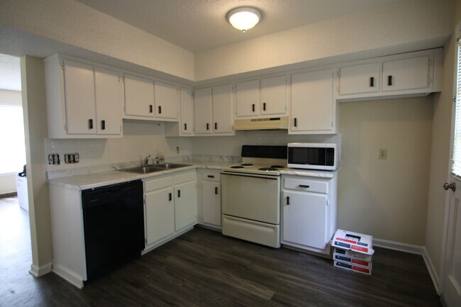 Kitchen - Fridge included - 609 Smithdale Dr