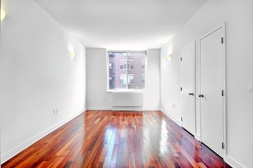 Building Photo - 454 Manhattan Ave