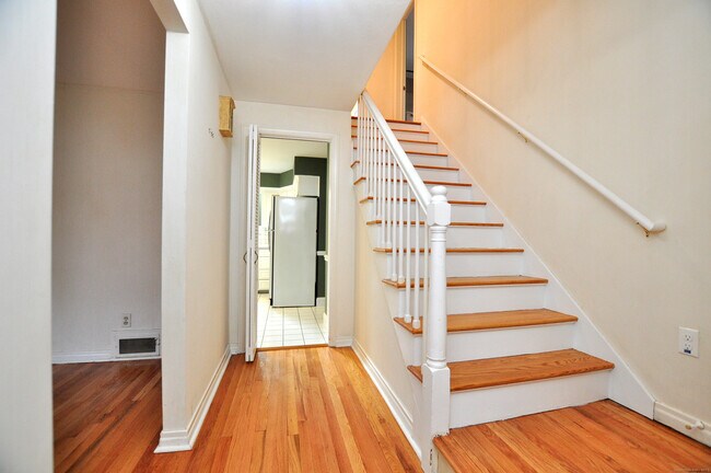 Foto del edificio - 19 Seneca Rd