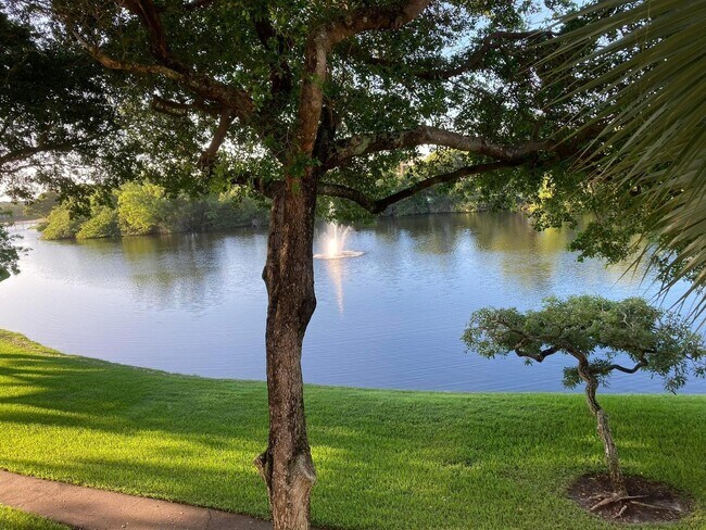 Foto del edificio - 950 Lavers Cir