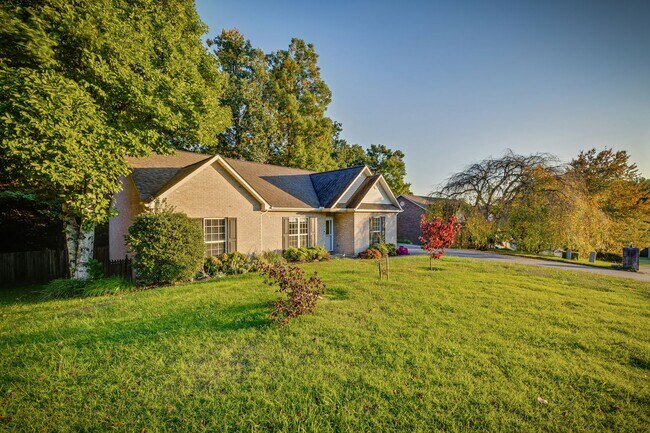 Foto del edificio - Knoxville 37938 - 3 bedroom, 2 bath home -...