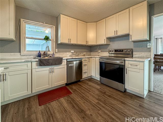 Building Photo - 3238 Alani Dr