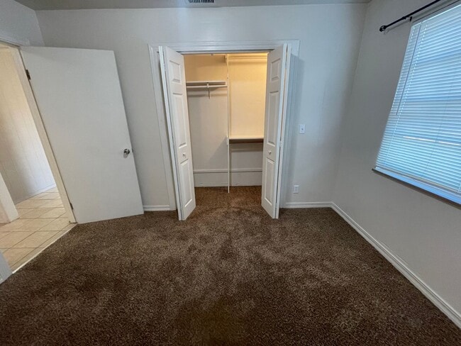 Building Photo - North East Three Bedroom Home