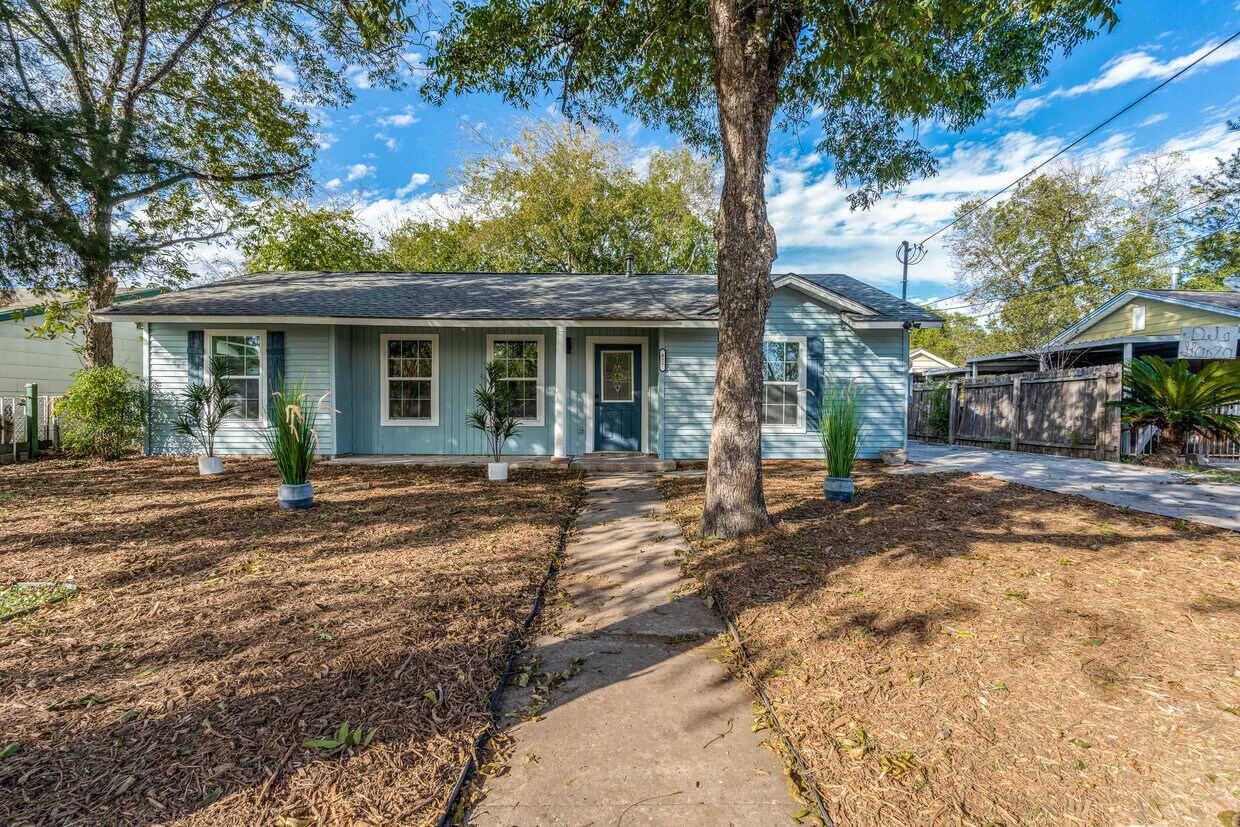 Primary Photo - 827 Ware Blvd