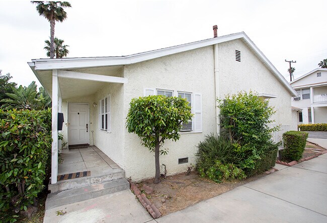 Building Photo - 217 S Olive Ave