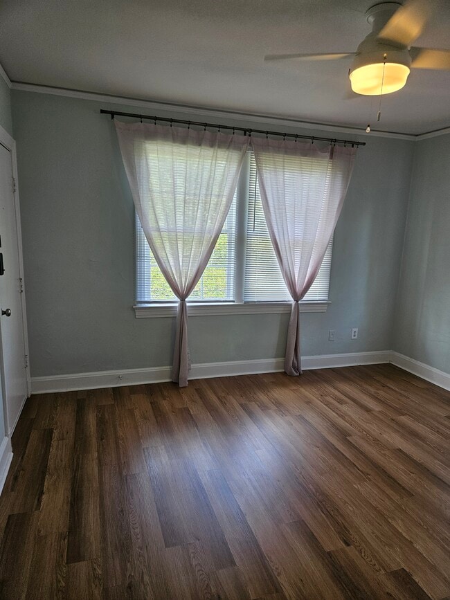 Building Photo - 46 W 11th St