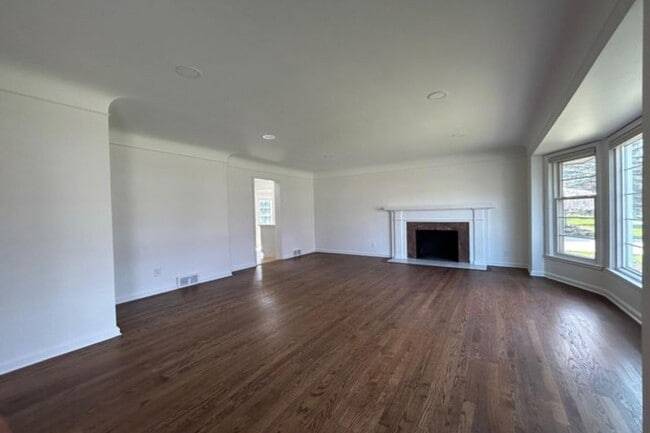 Foto del edificio - 2194 Dorchester Rd