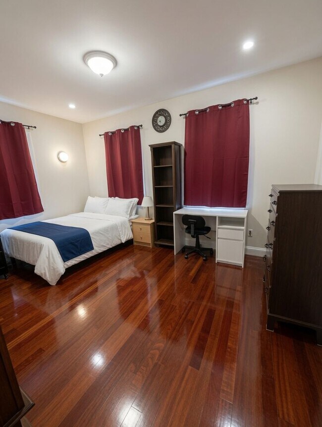 Foto del edificio - Charming 4 Bedroom-No Broker Fee