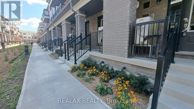 Building Photo - 178 Matawin Ln