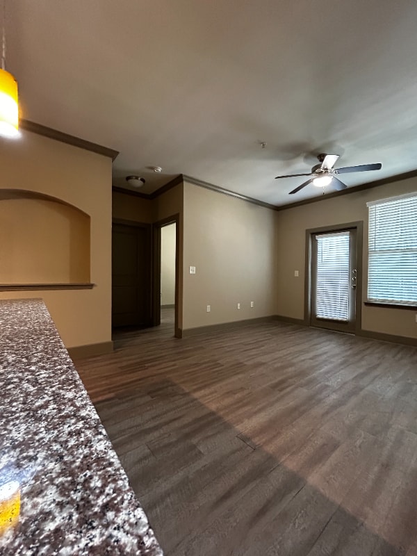 Building Photo - 6520 Jamail Dr