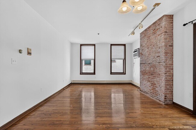 Foto del edificio - 1103 Washington St
