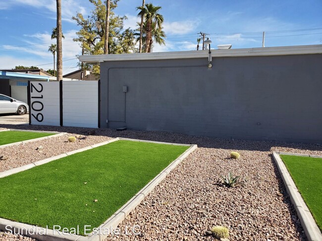 Building Photo - 2107-2117 S Granada Dr