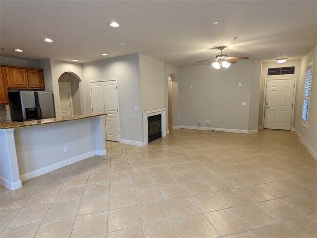 Building Photo - 6705 Covered Bridge Dr