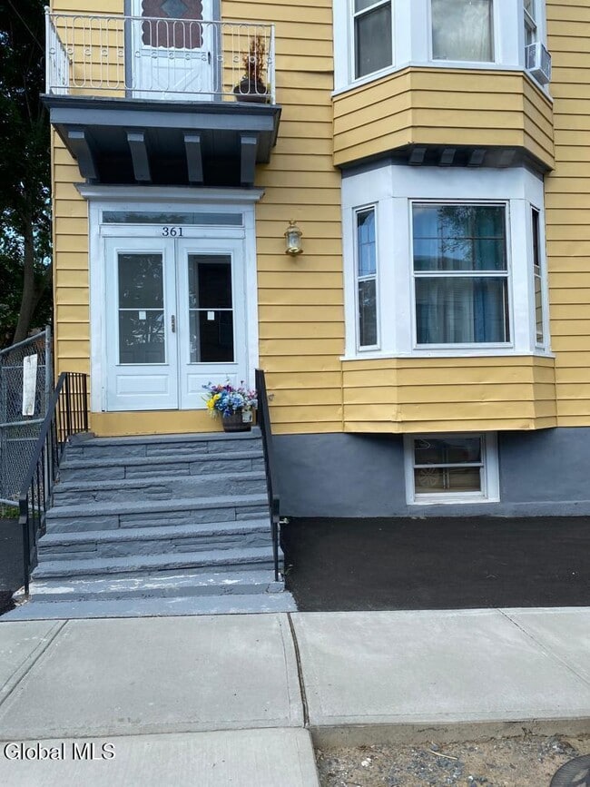 Building Photo - 361 Orange St