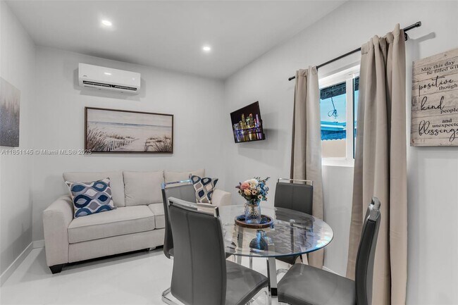 Foto del edificio - 1430 NE 11th St