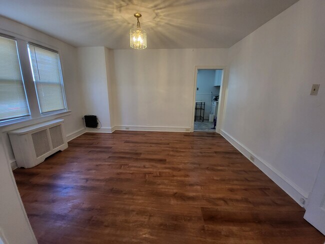 Foto del edificio - 6643 Chew Ave