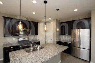 Building Photo - 17120 N 9th Pl