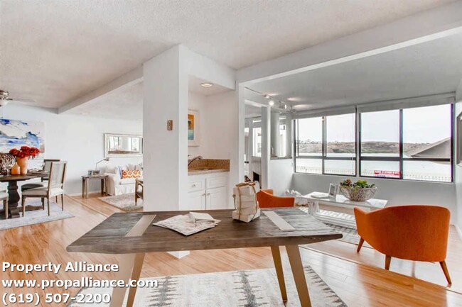 Building Photo - 4513 Cove Dr