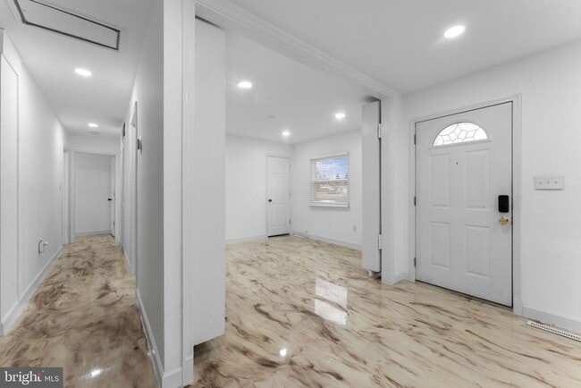 Building Photo - 6703 Cimarron St