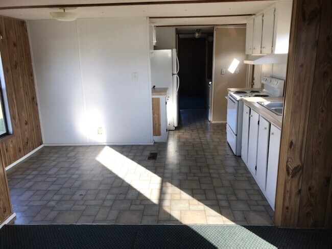 Building Photo - 221 Riggs Rd