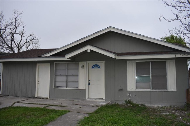 Building Photo - 1526 Barcelona Dr