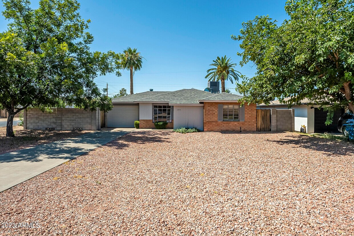 Foto principal - 2943 E Earll Dr