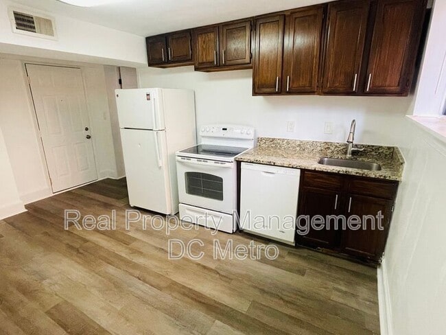 Photo - 815 Maryland Ave NE Apartment