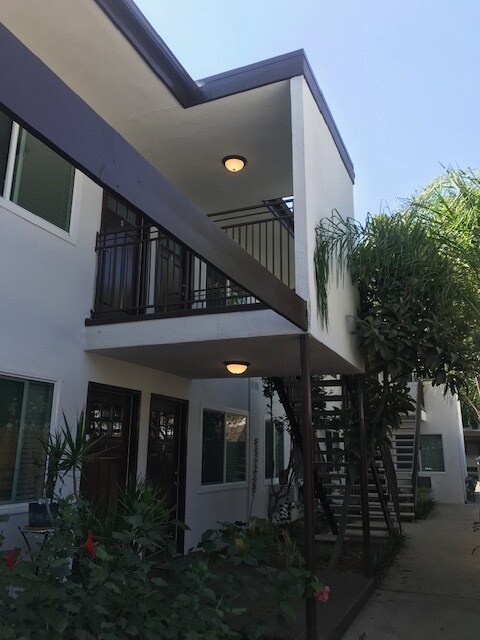 Building Photo - 881 N Oakland Ave