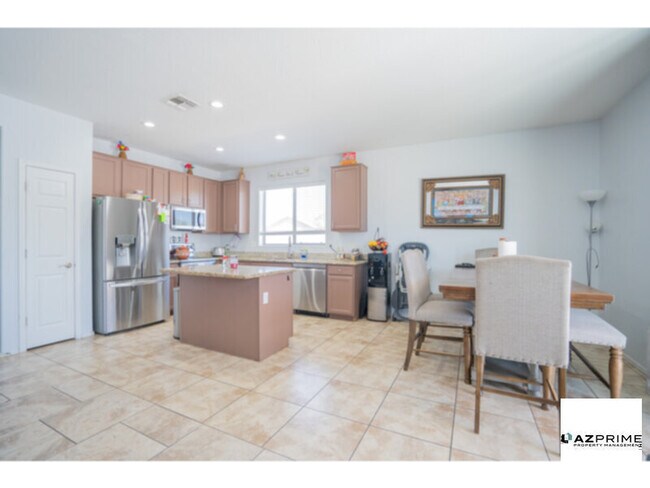 Building Photo - Discover Comfort and Style in this Remarka...