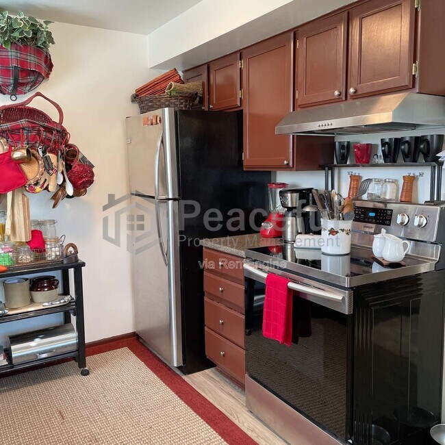 Foto del edificio - 1470 Brooklane Cir S