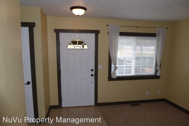 Building Photo - 2 br, 1.5 bath House - 2575 N 13th St #4