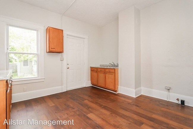 Foto del edificio - 2810 Woodbridge Ave