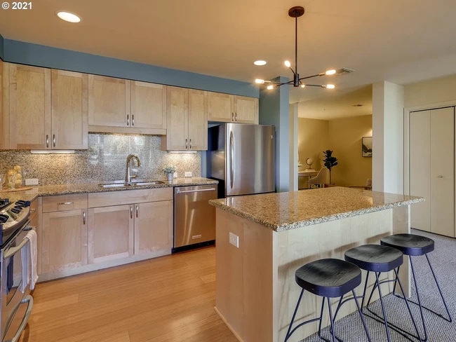 Foto del edificio - 1620 NE Broadway St