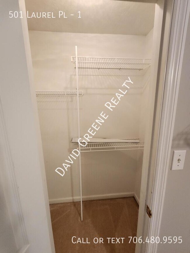 Foto del edificio - 501 Laurel Pl