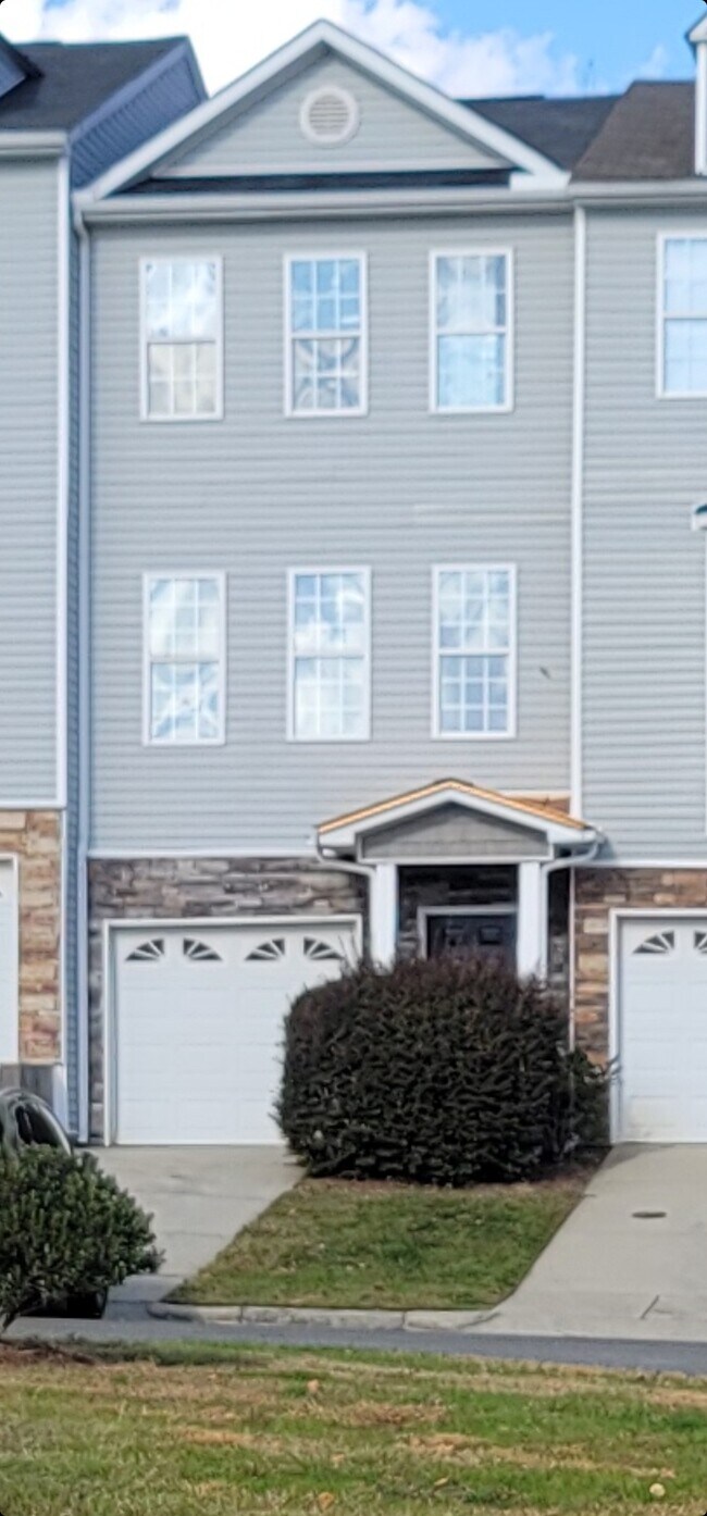 Foto del edificio - 650 Ganyard Farm Way