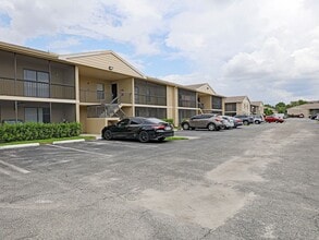 Building Photo - 5329 Summerlin Rd