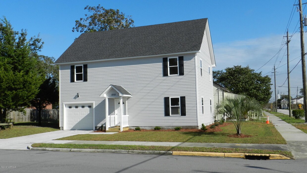 1212 Bridges St, Morehead City, NC 28557 House for Rent in Morehead