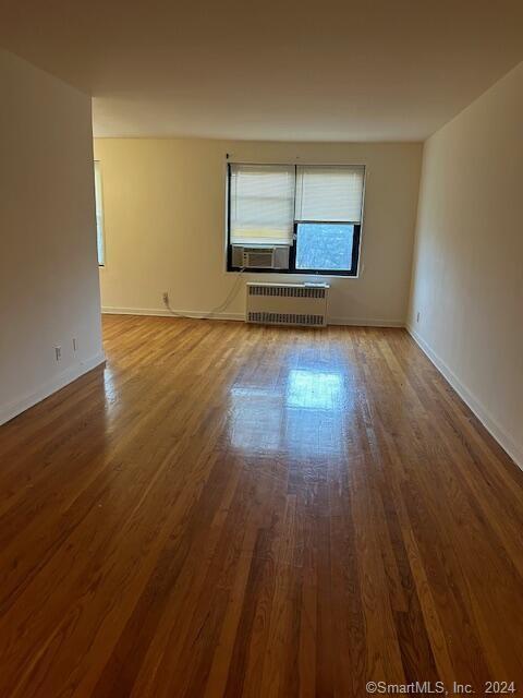 Primary Photo - 126 Hoyt St